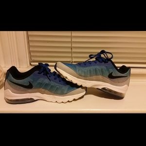 Nike sneakers mens size 7